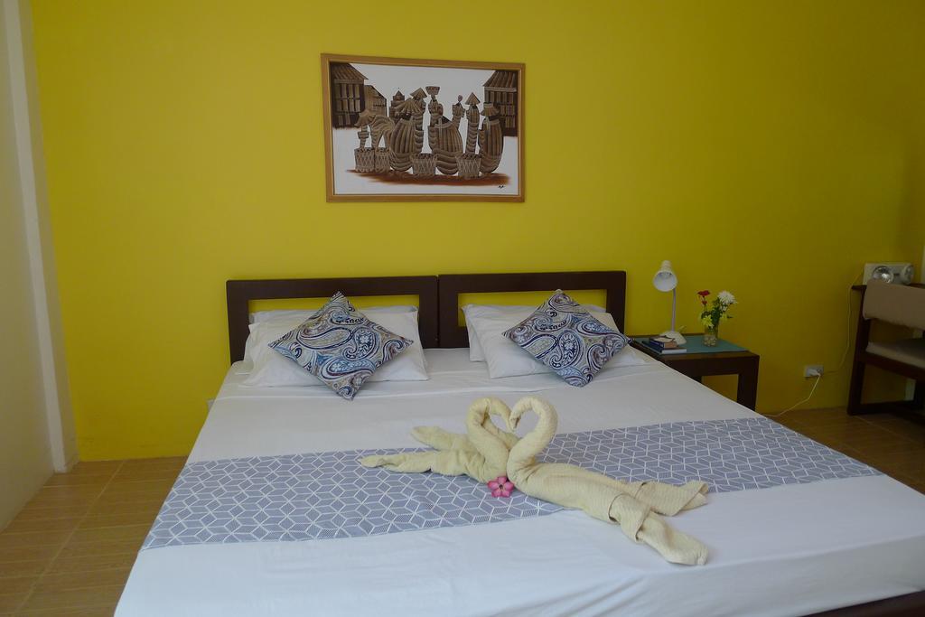 By The Bay, Jacana Bed & Breakfast Puerto Princesa Exteriör bild