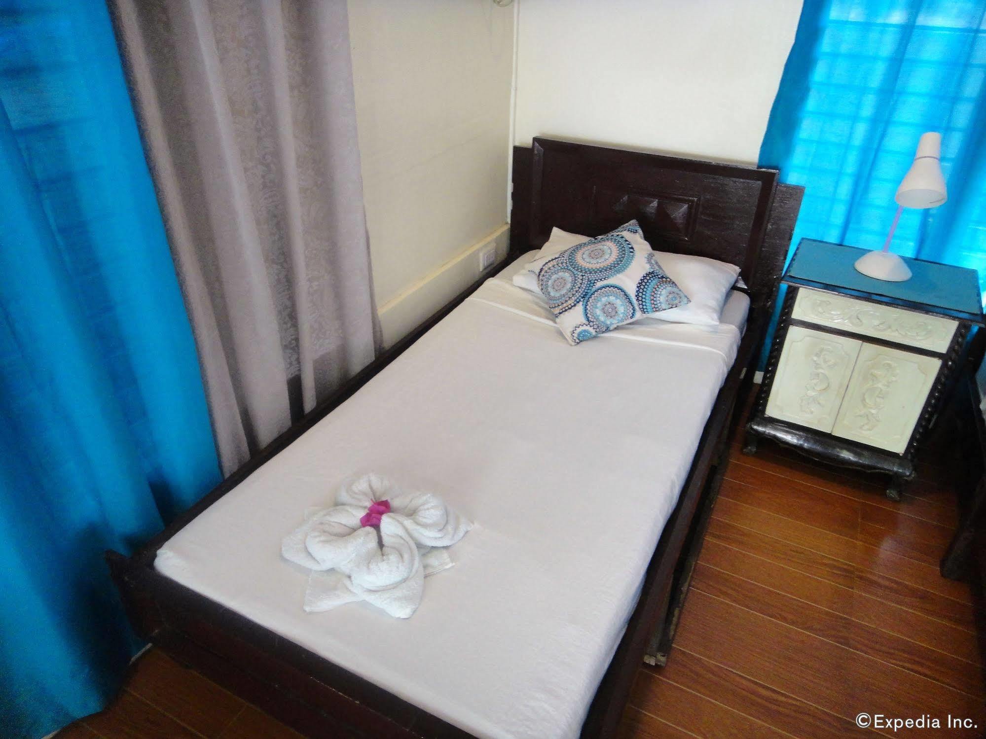 By The Bay, Jacana Bed & Breakfast Puerto Princesa Exteriör bild