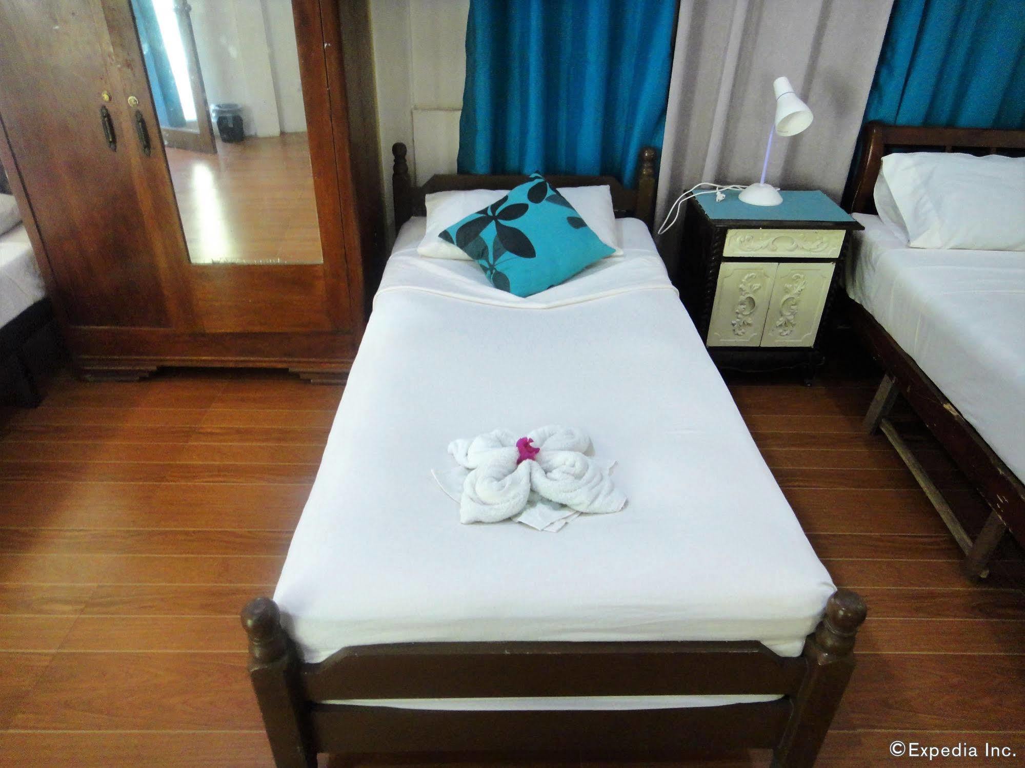 By The Bay, Jacana Bed & Breakfast Puerto Princesa Exteriör bild
